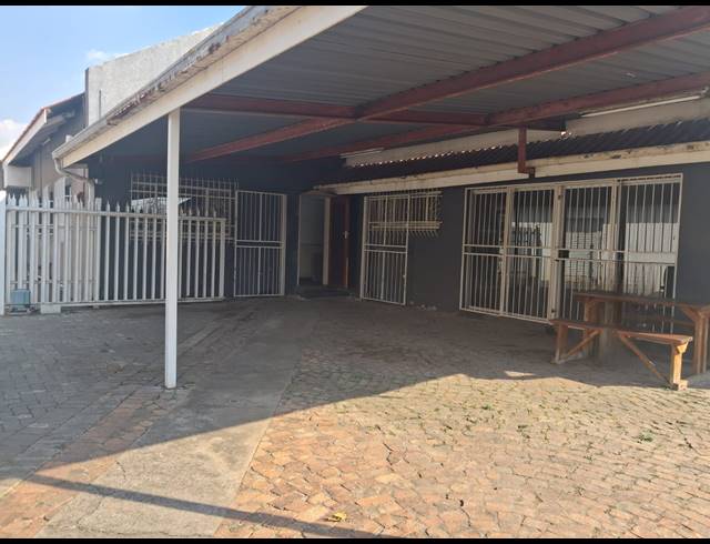 363M² OFFICE FOR SALE IN VEREENIGING CENTRAL